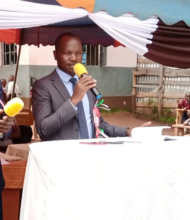 A speaker addressing a Restoration community gathering